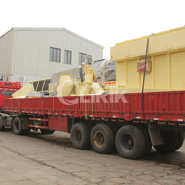 葉臘石雷蒙磨粉機(jī)發(fā)貨現(xiàn)場